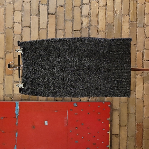 NWOT Club Monaco knitted skirt, size M, grey - Picture 1 of 7